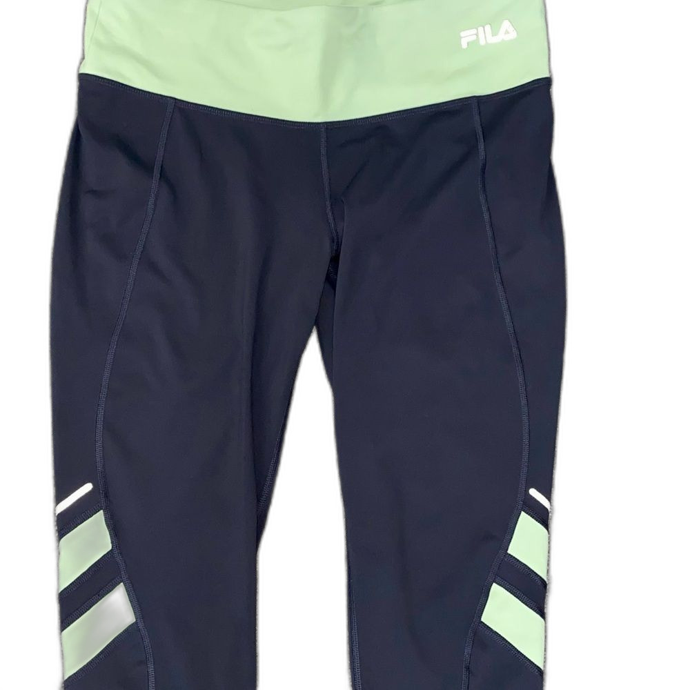 FILA Workout Capri Leggings – Size Medium
